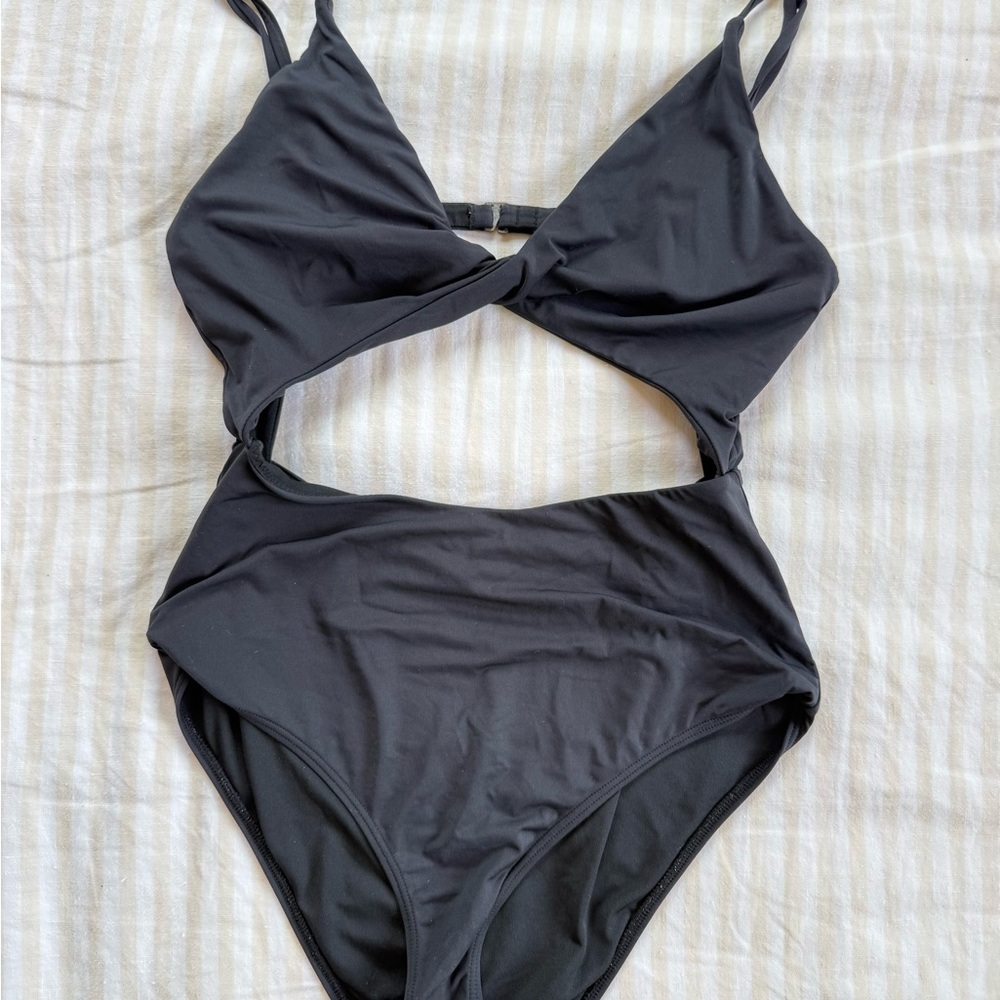 O’Neill One Piece - Medium/Large